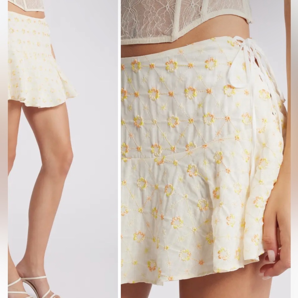 Mistress Rocks Large Floral Embroidered Mini Skirt Ivory‎ Yellow Spring Preppy